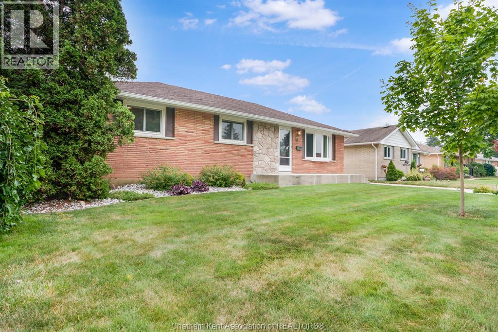 66 HOLLAND AVENUE - 36