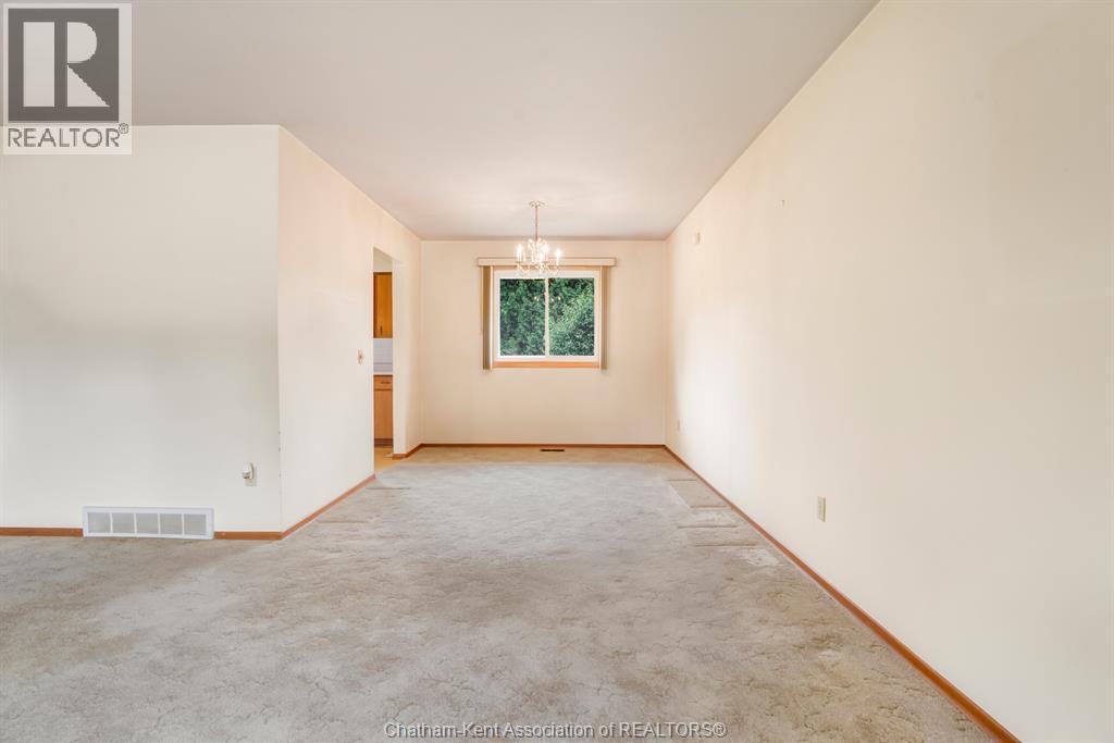 66 HOLLAND AVENUE - 8