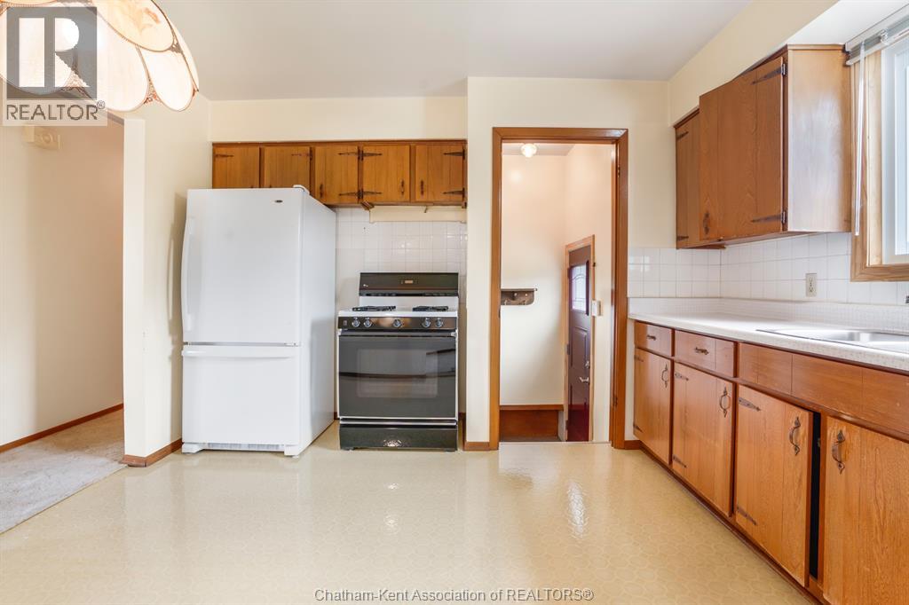 66 HOLLAND AVENUE - 11
