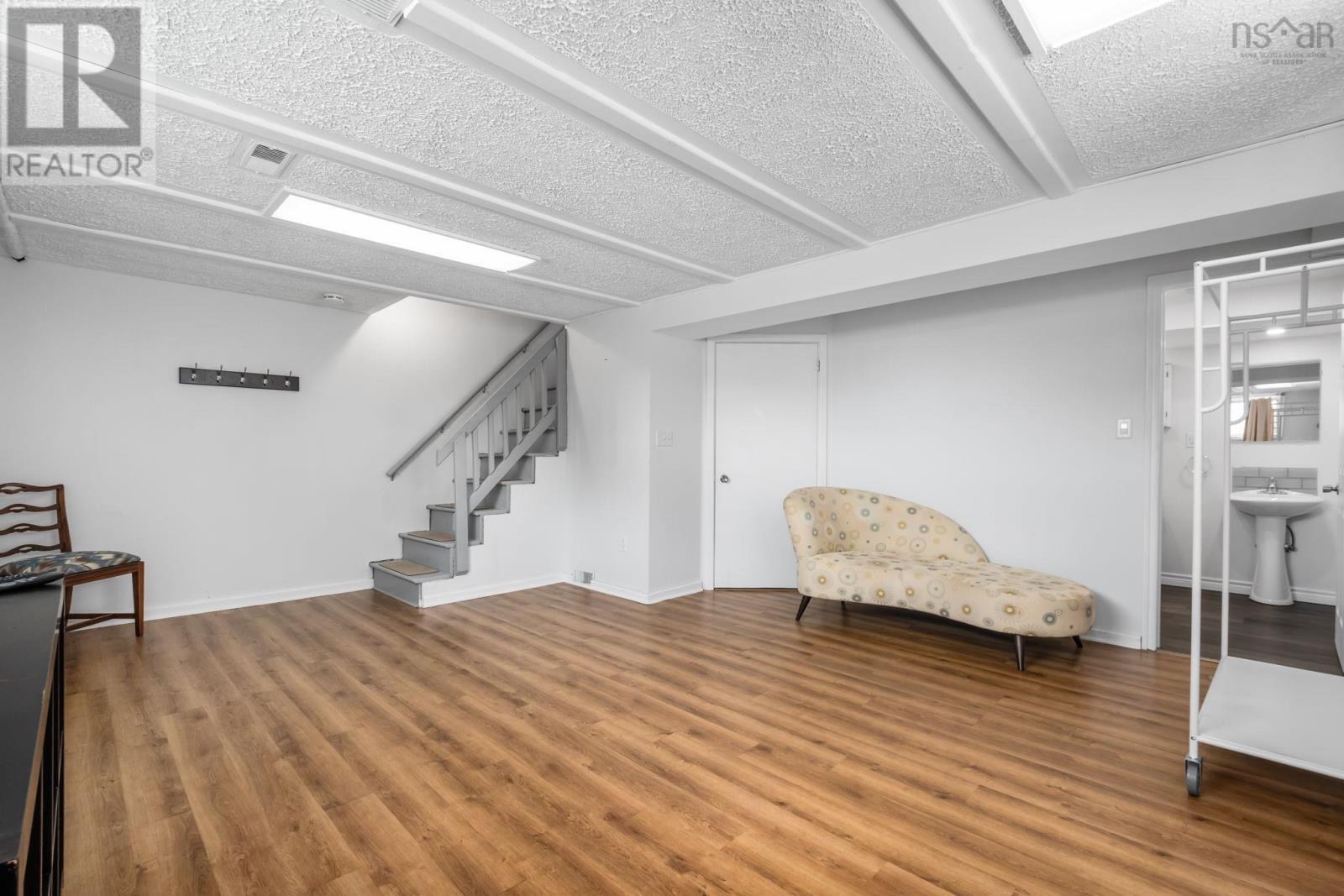484 Spring Avenue - 23