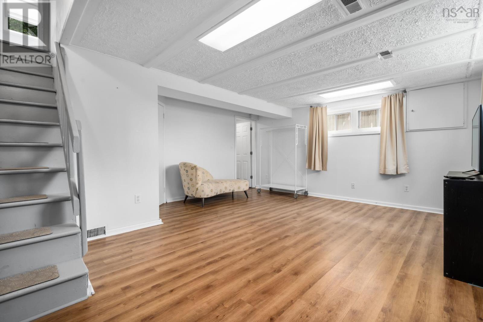 484 Spring Avenue - 22
