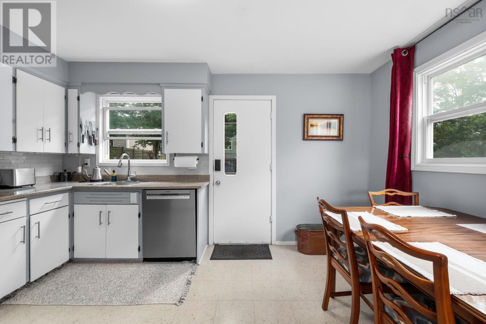 484 Spring Avenue - 6