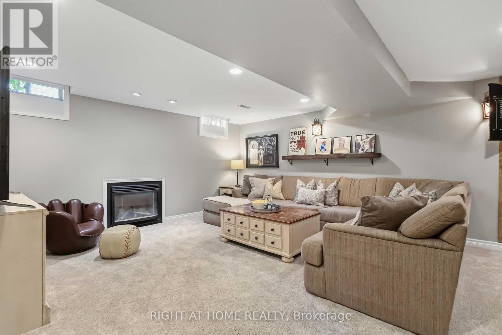 57 MORNING GLORY CRESCENT - 34