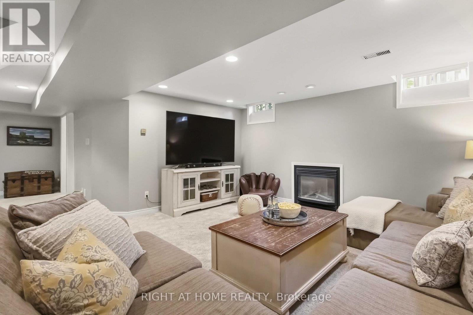57 MORNING GLORY CRESCENT - 35