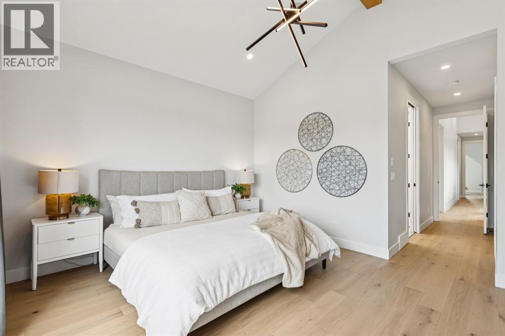 2427 27 Street SW - 22