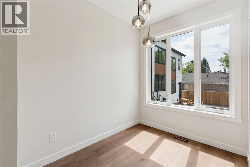 4307 30 Avenue SW - 12