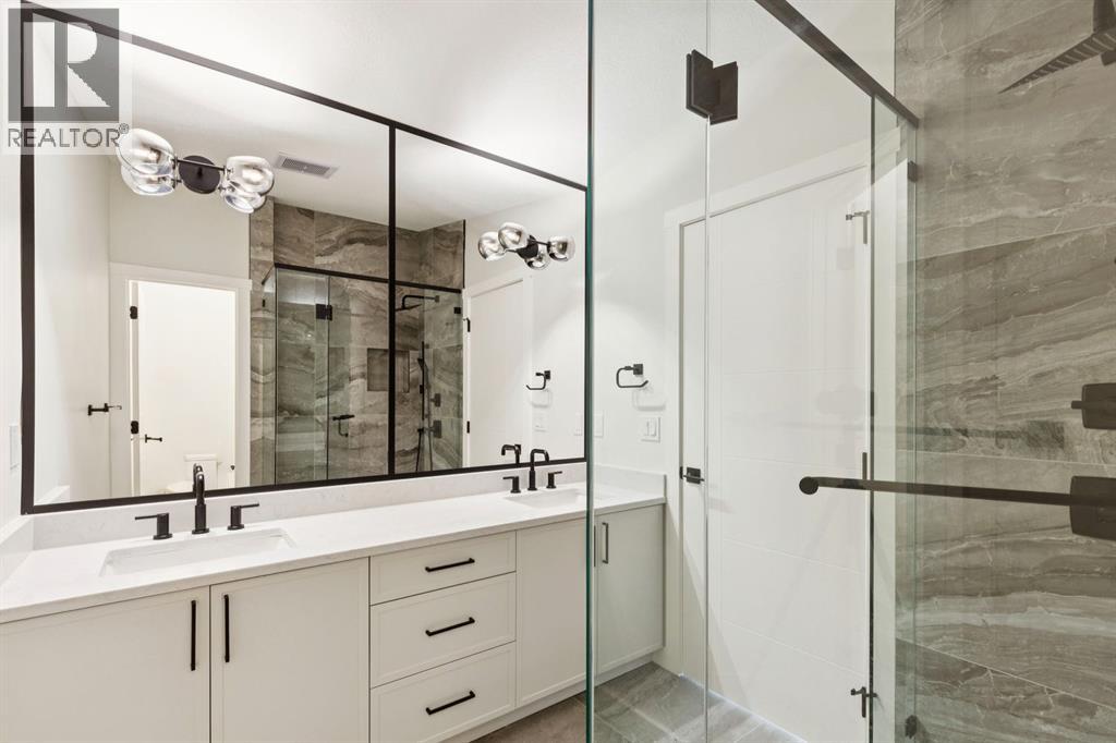 4307 30 Avenue SW - 21