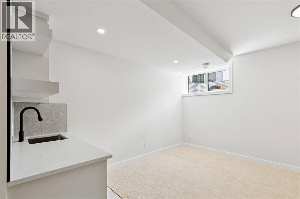 4307 30 Avenue SW - 26