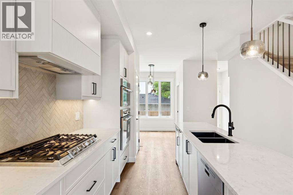 4307 30 Avenue SW - 10