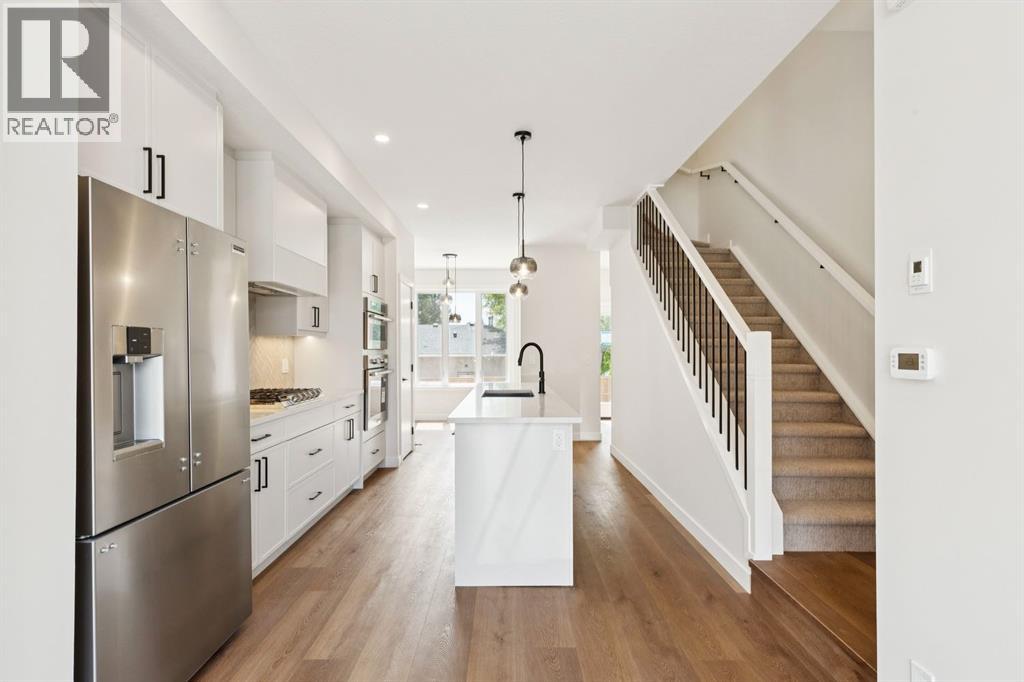 4307 30 Avenue SW - 8