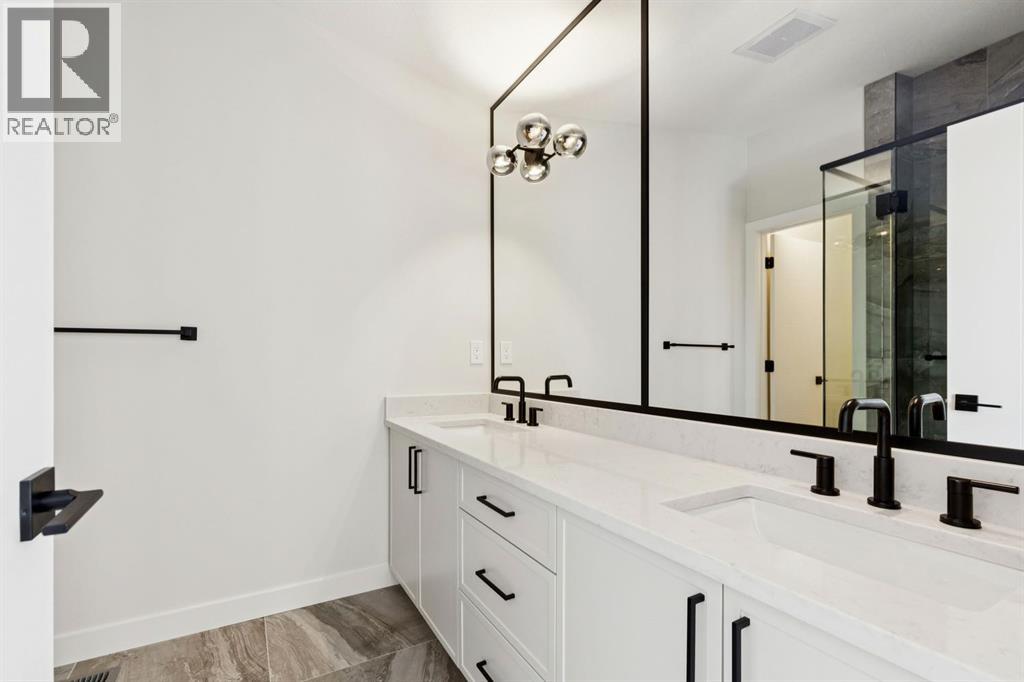 4307 30 Avenue SW - 20