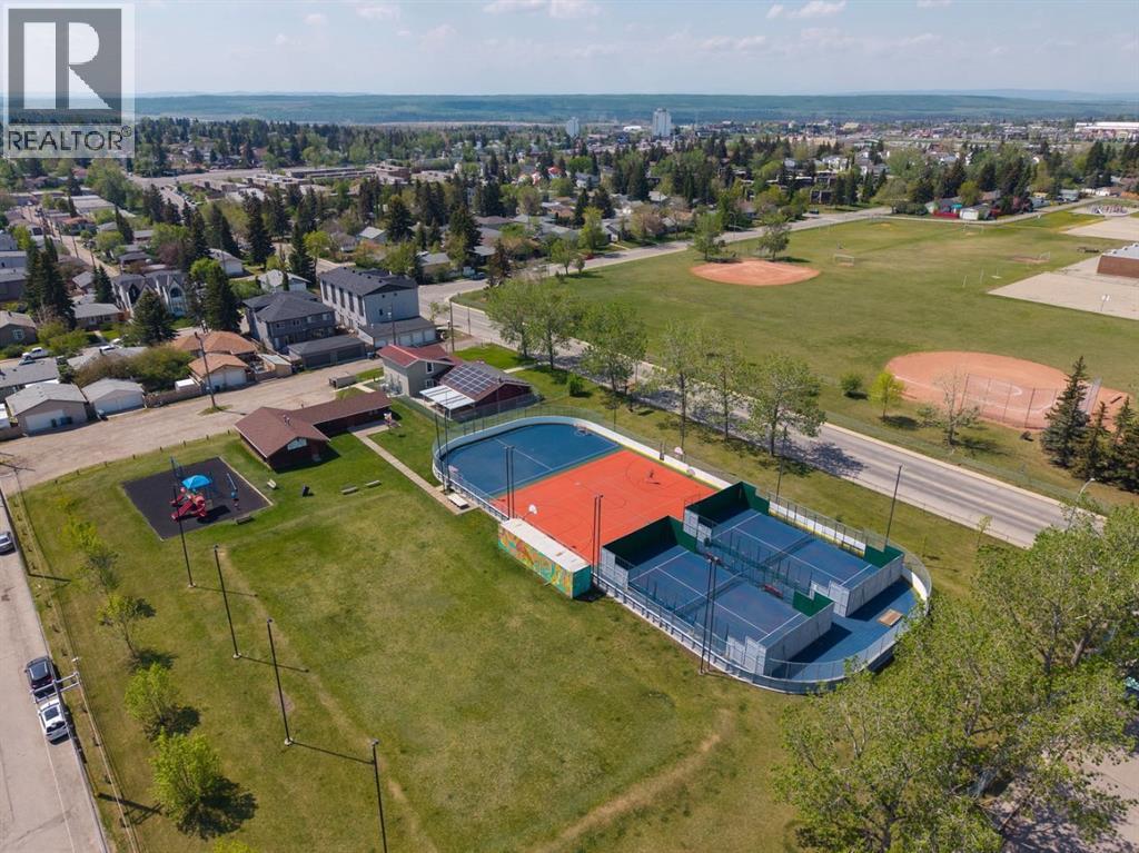 4307 30 Avenue SW - 47