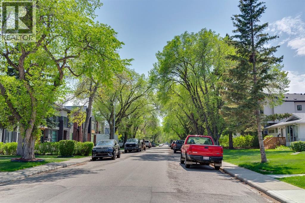 4307 30 Avenue SW - 40
