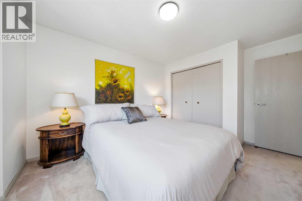 #104 23 Glamis Drive SW - 30