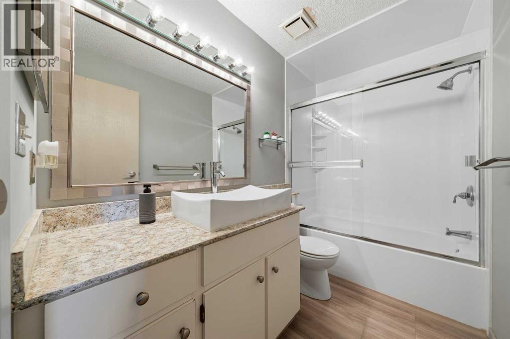 #104 23 Glamis Drive SW - 28