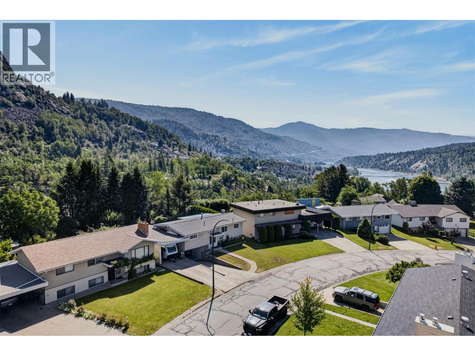 3955 Woodland Drive - 2