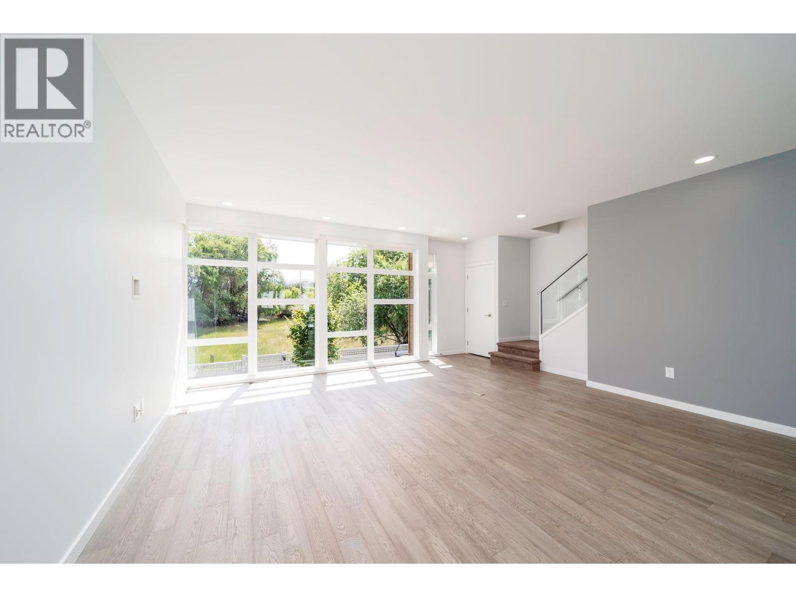 #29 1515 Highland Drive N - 7