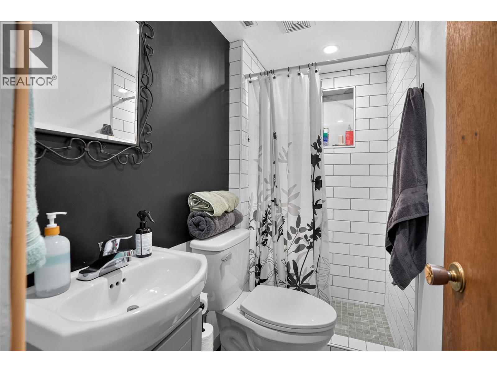 3955 Woodland Drive - 35