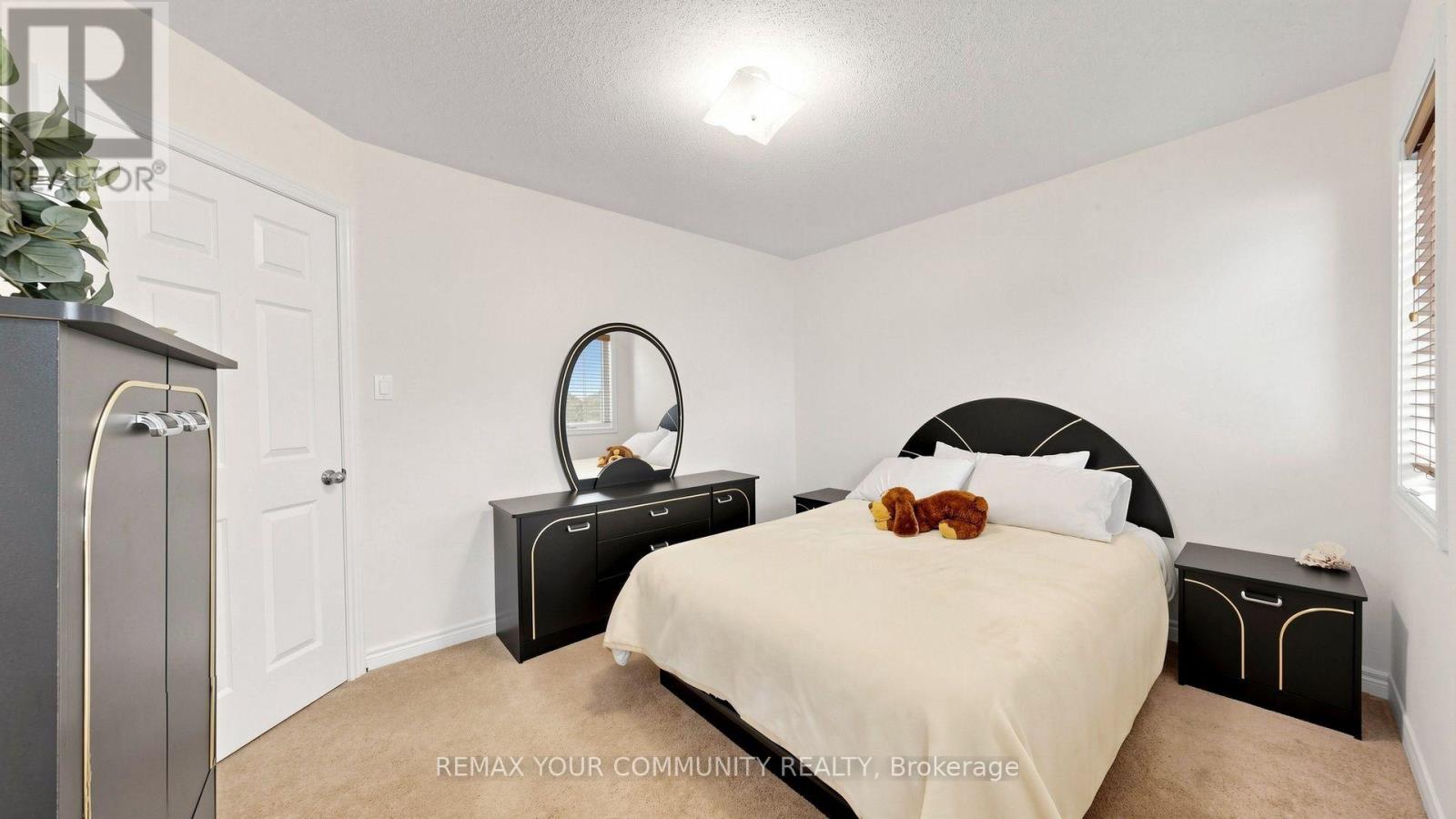 6 HOMERTON AVENUE - 24