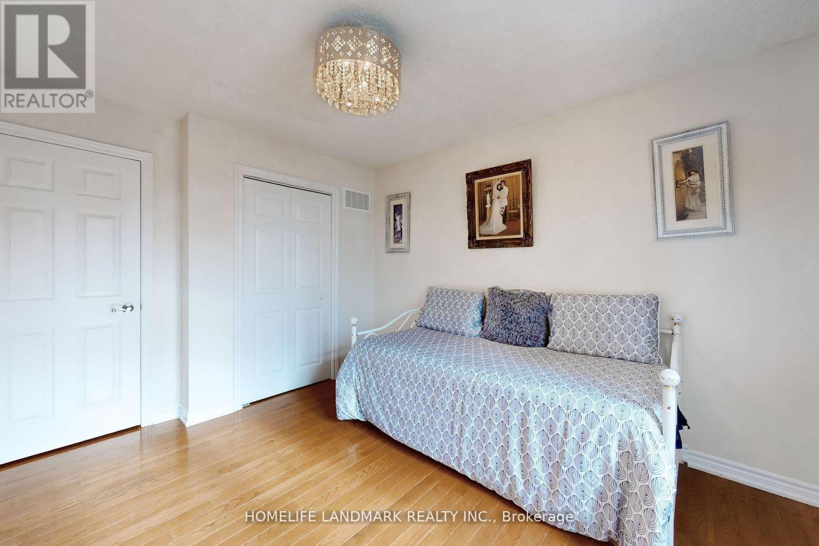 274 EDGEHILL DRIVE - 23