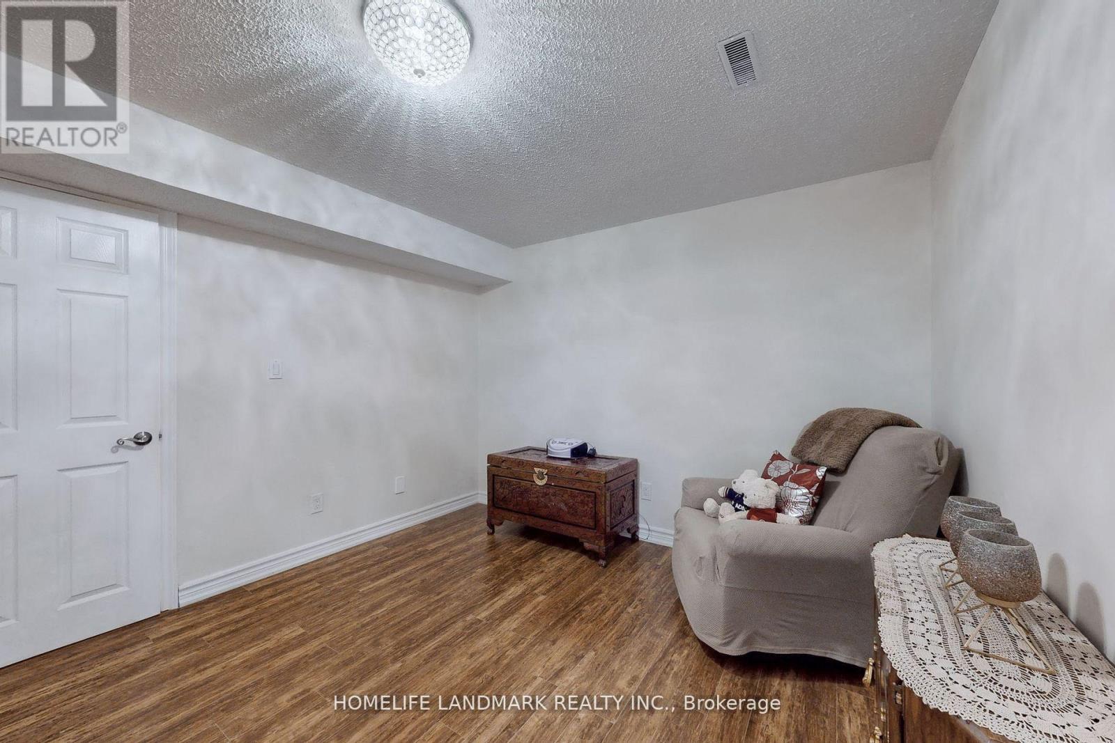 274 EDGEHILL DRIVE - 30