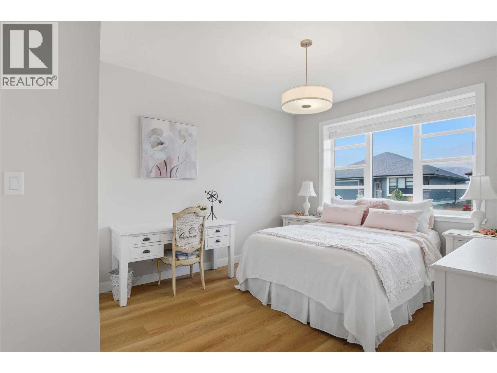 #309 641 SHUSWAP E Road - 33