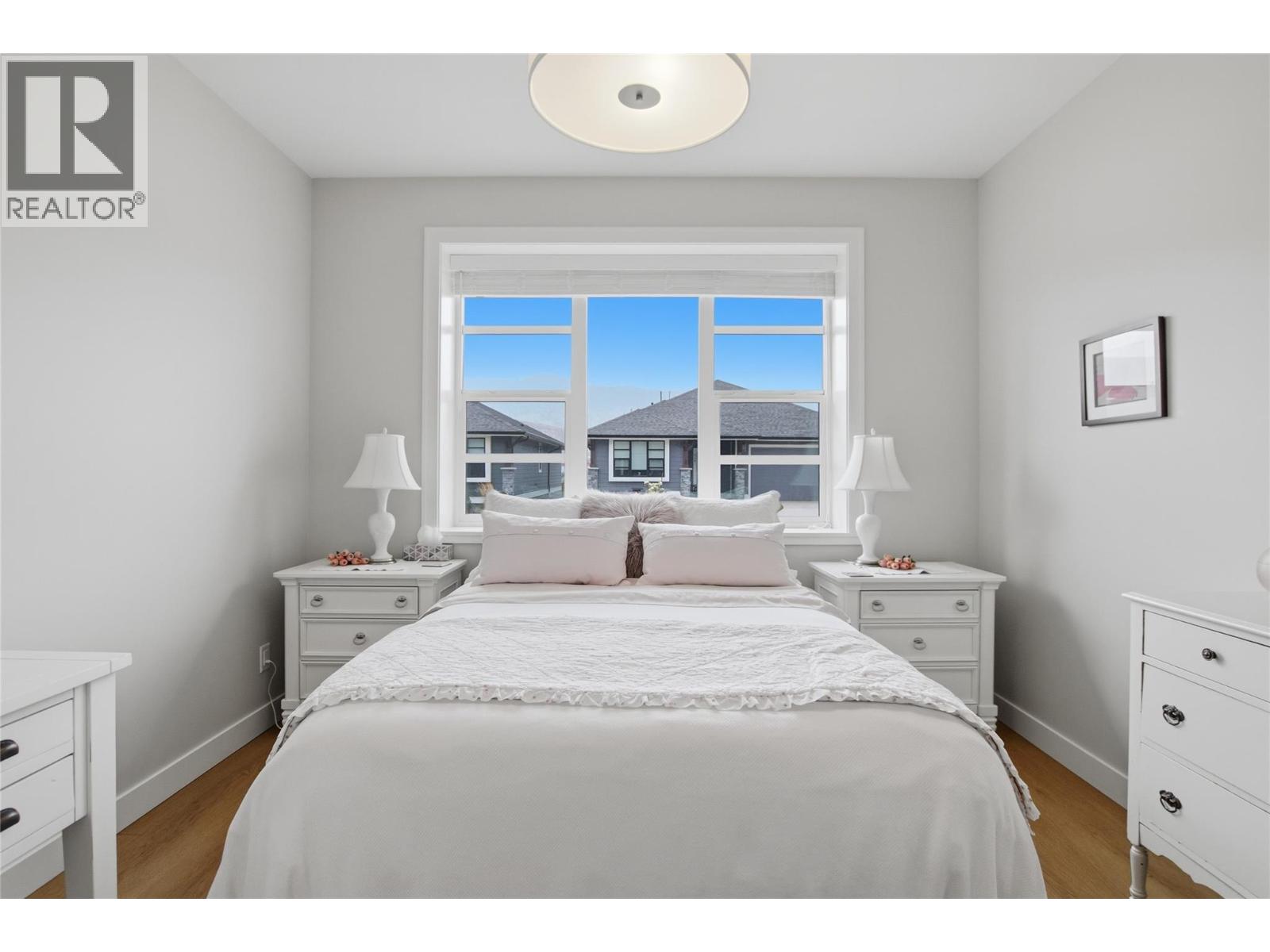 #309 641 SHUSWAP E Road - 32