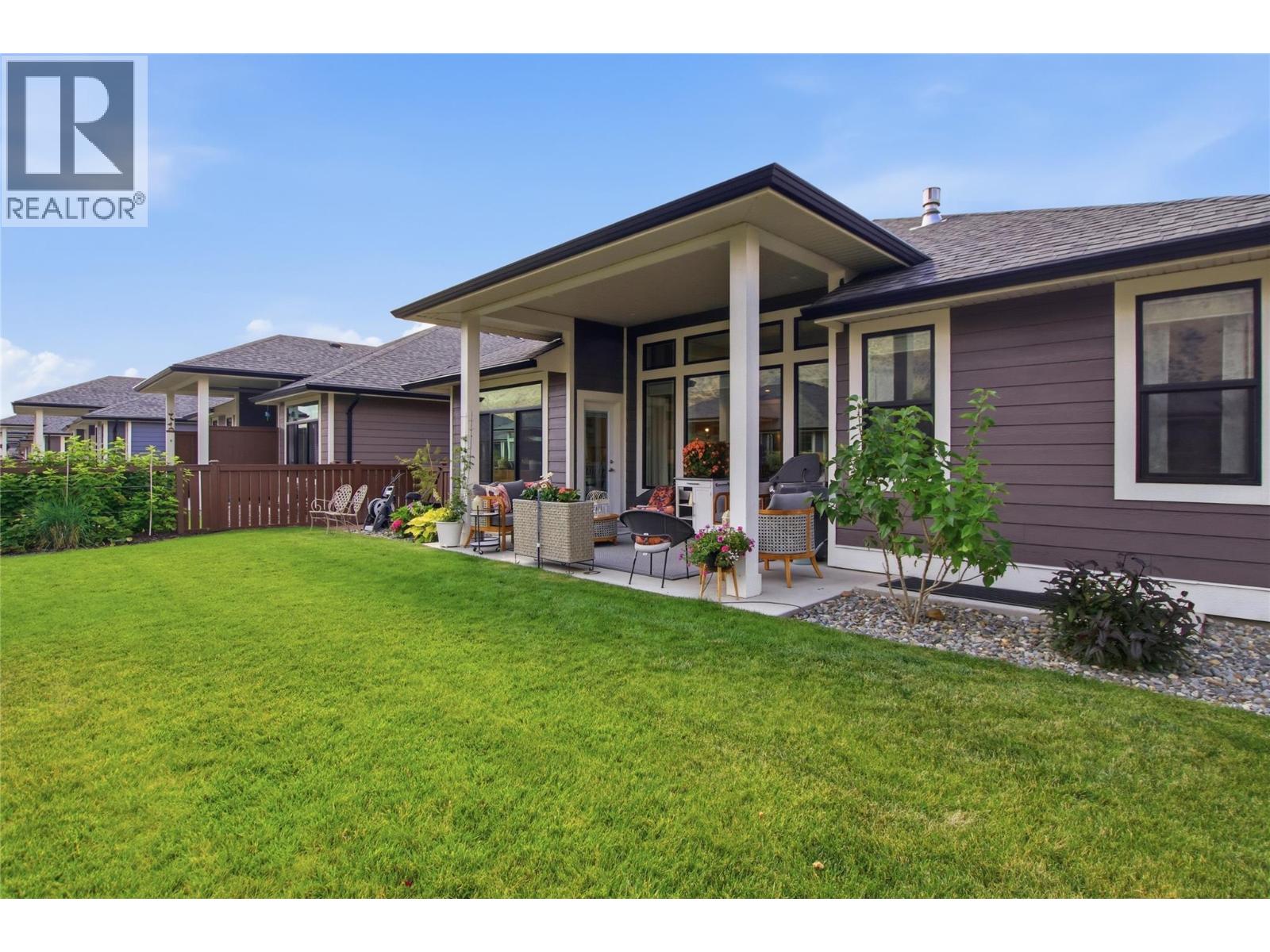#309 641 SHUSWAP E Road - 11