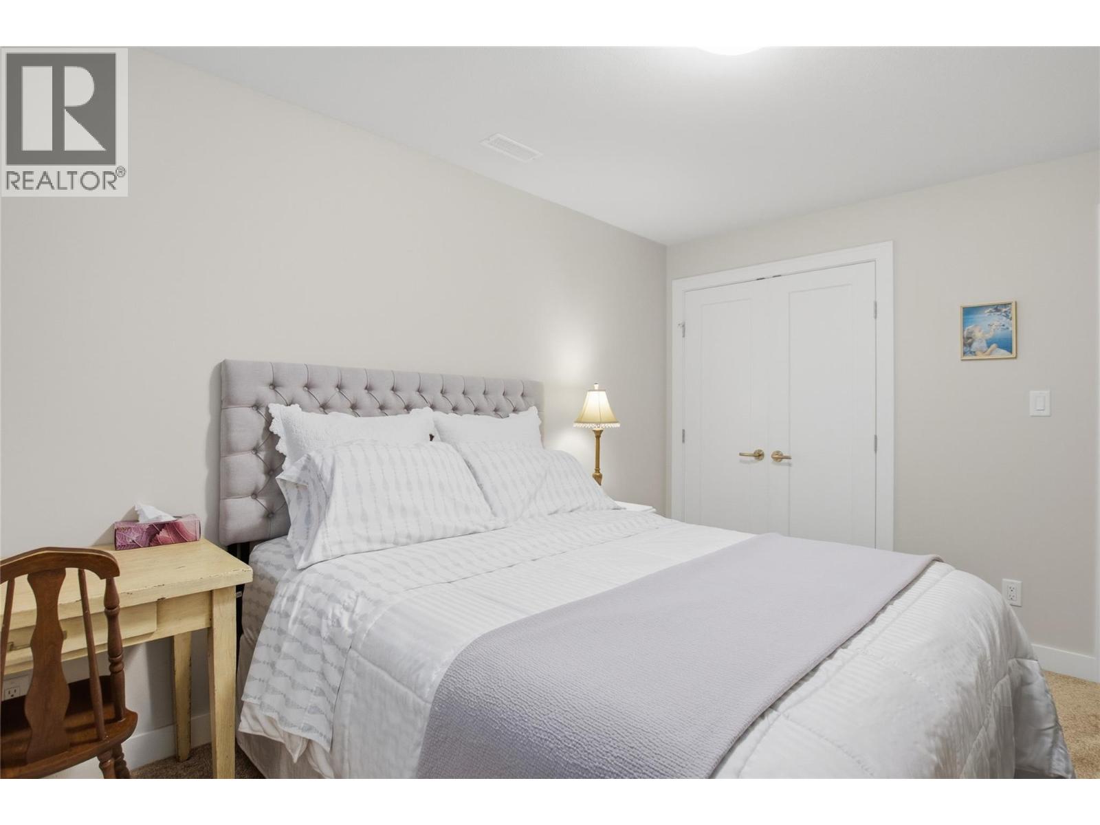 #309 641 SHUSWAP E Road - 44