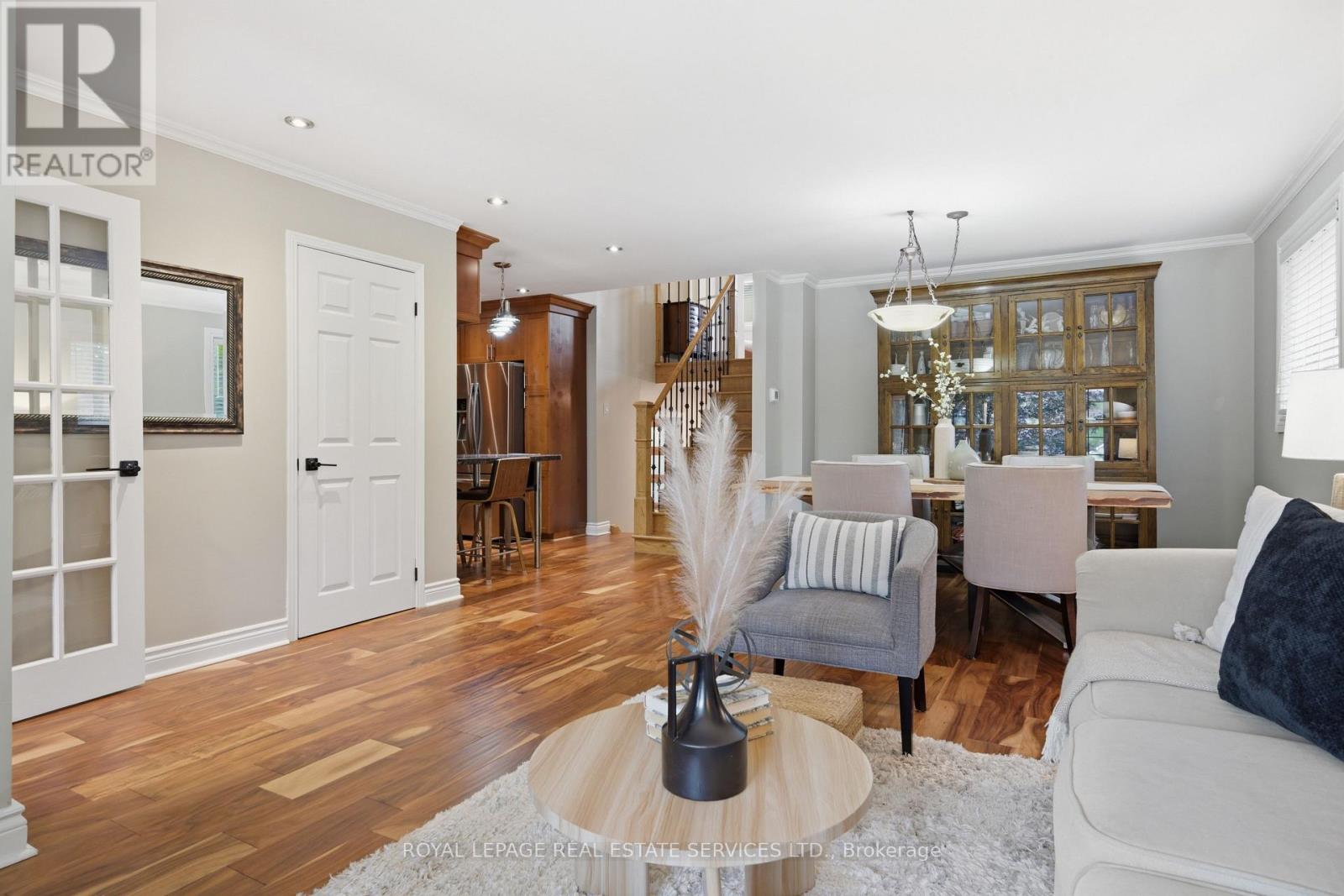 2035 PEN STREET - 10