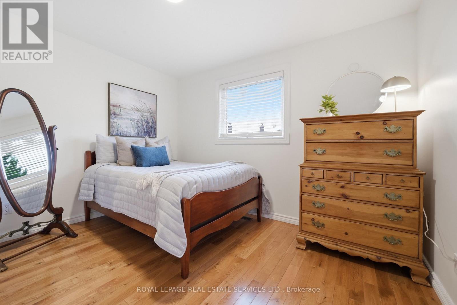 2035 PEN STREET - 18