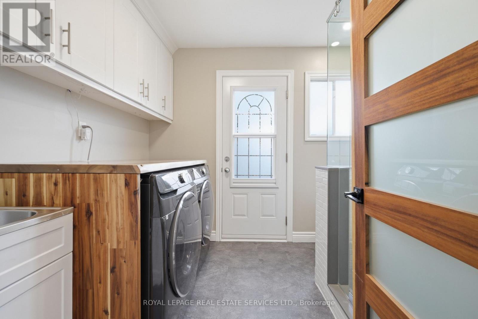 2035 PEN STREET - 21
