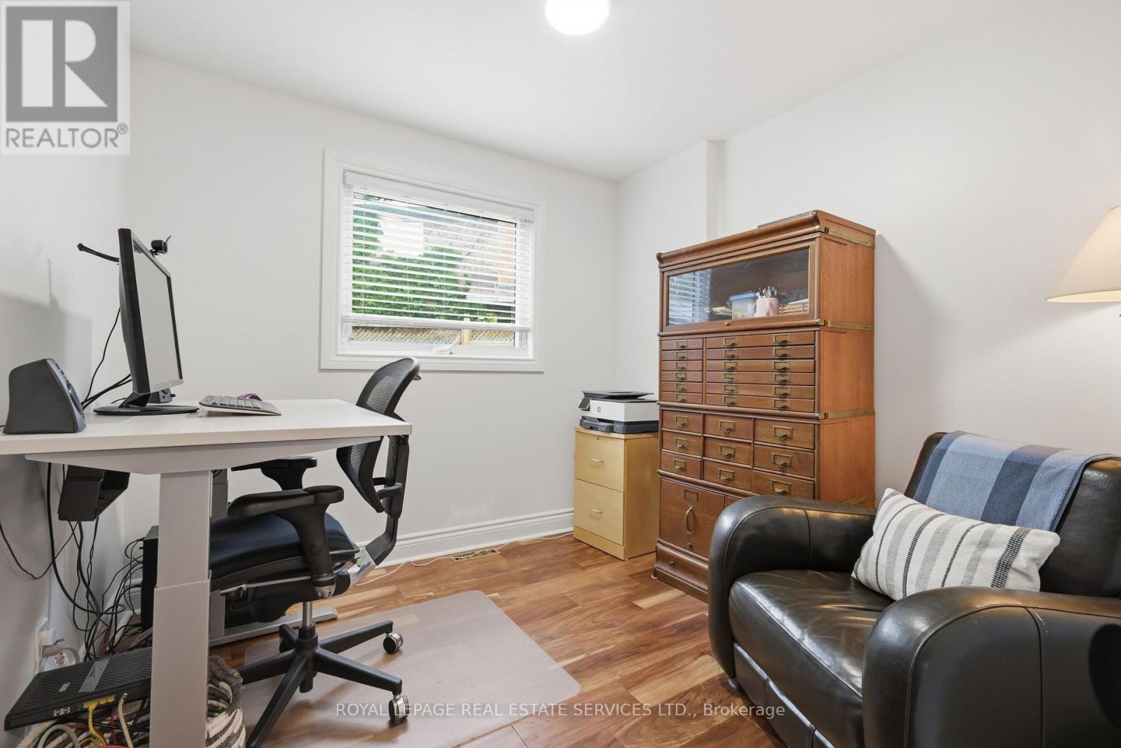 2035 PEN STREET - 23