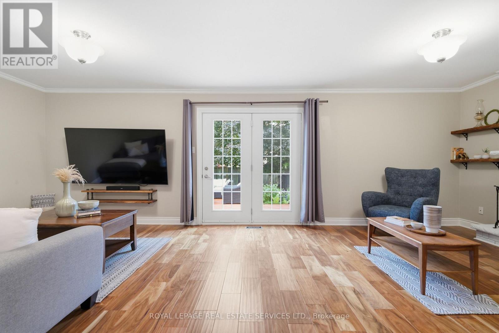 2035 PEN STREET - 24