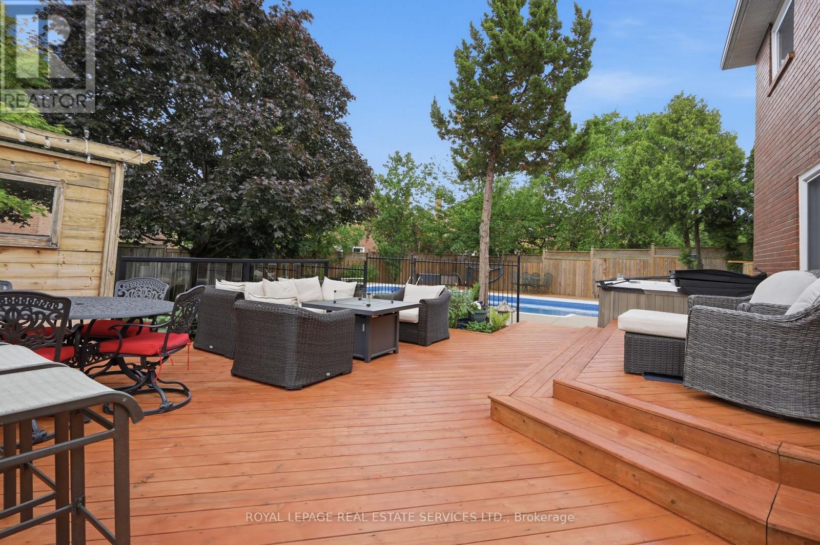 2035 PEN STREET - 41