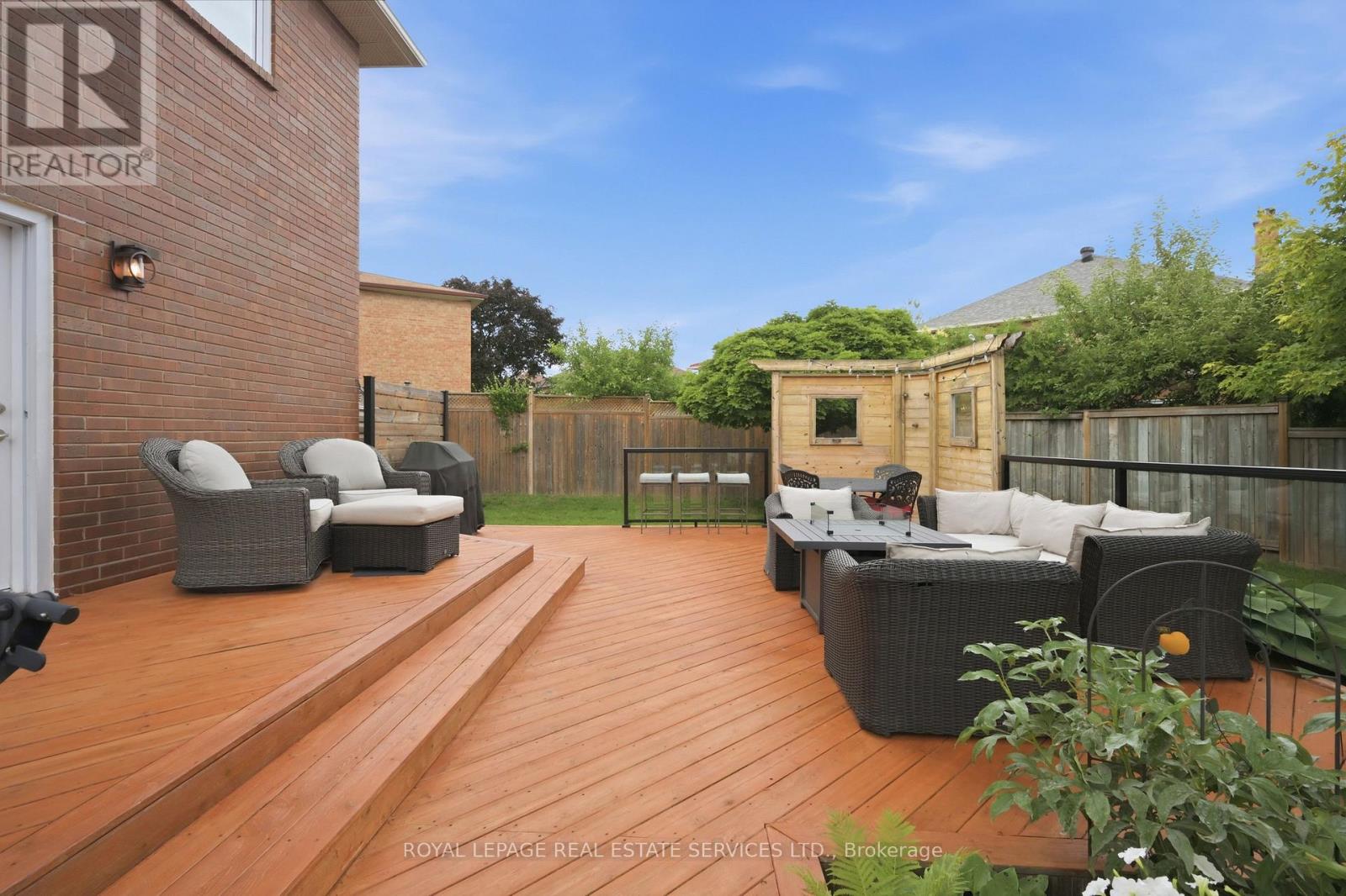 2035 PEN STREET - 38