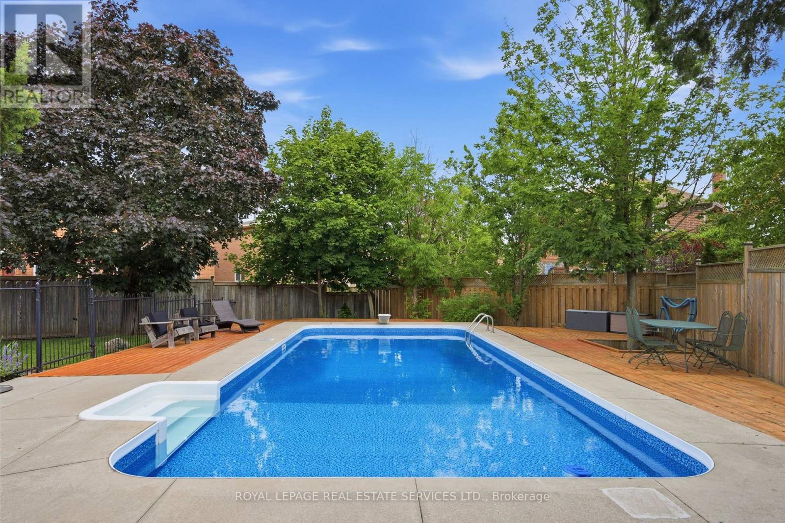 2035 PEN STREET - 34
