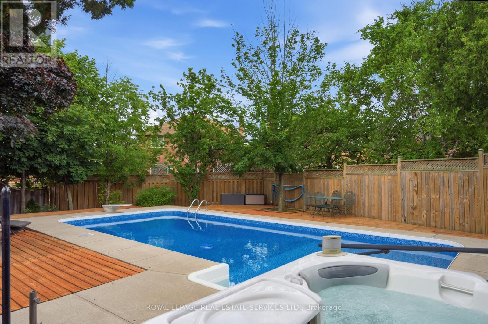 2035 PEN STREET - 43