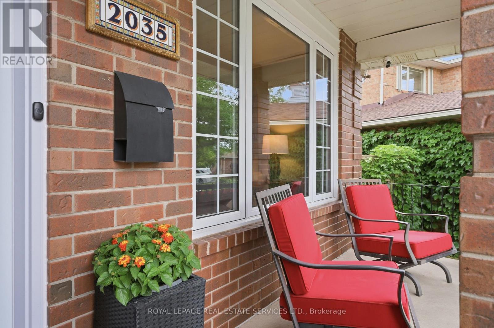 2035 PEN STREET - 5