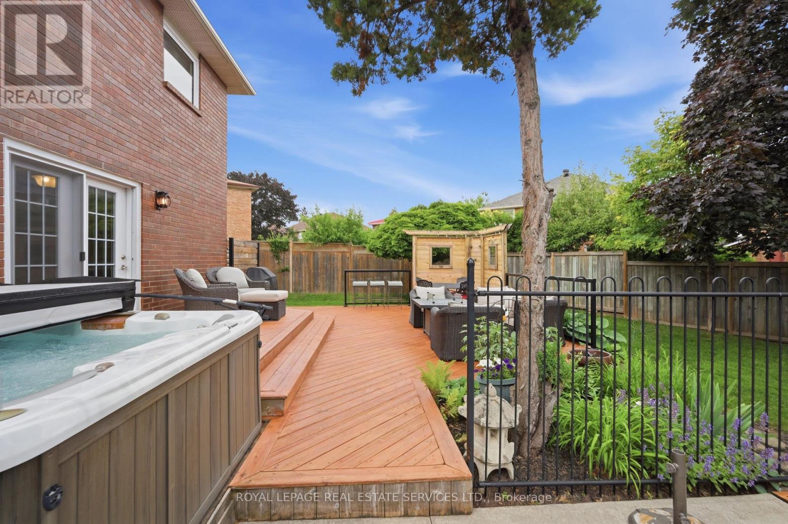 2035 PEN STREET - 37