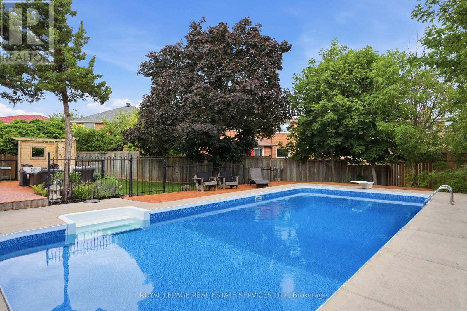 2035 PEN STREET - 35