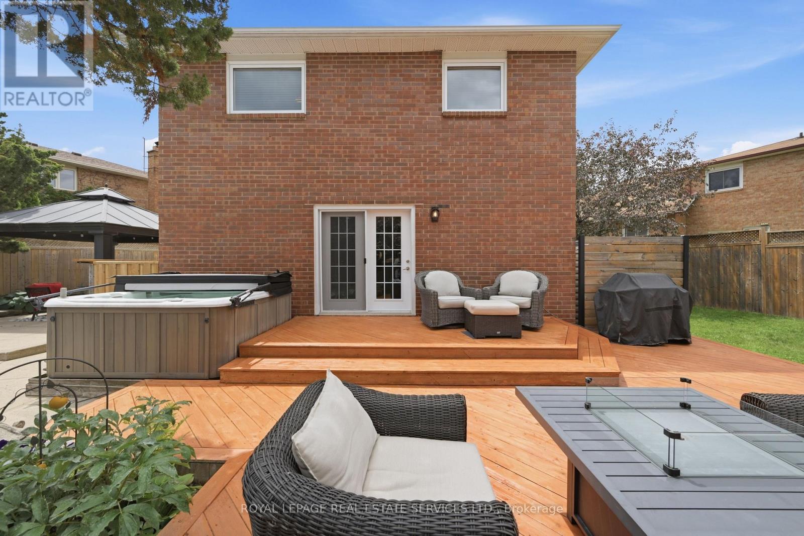 2035 PEN STREET - 44