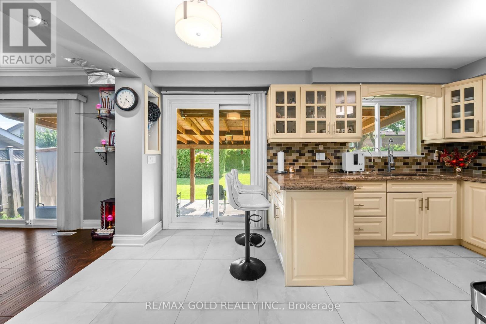 4 COLLINGDALE ROAD - 10