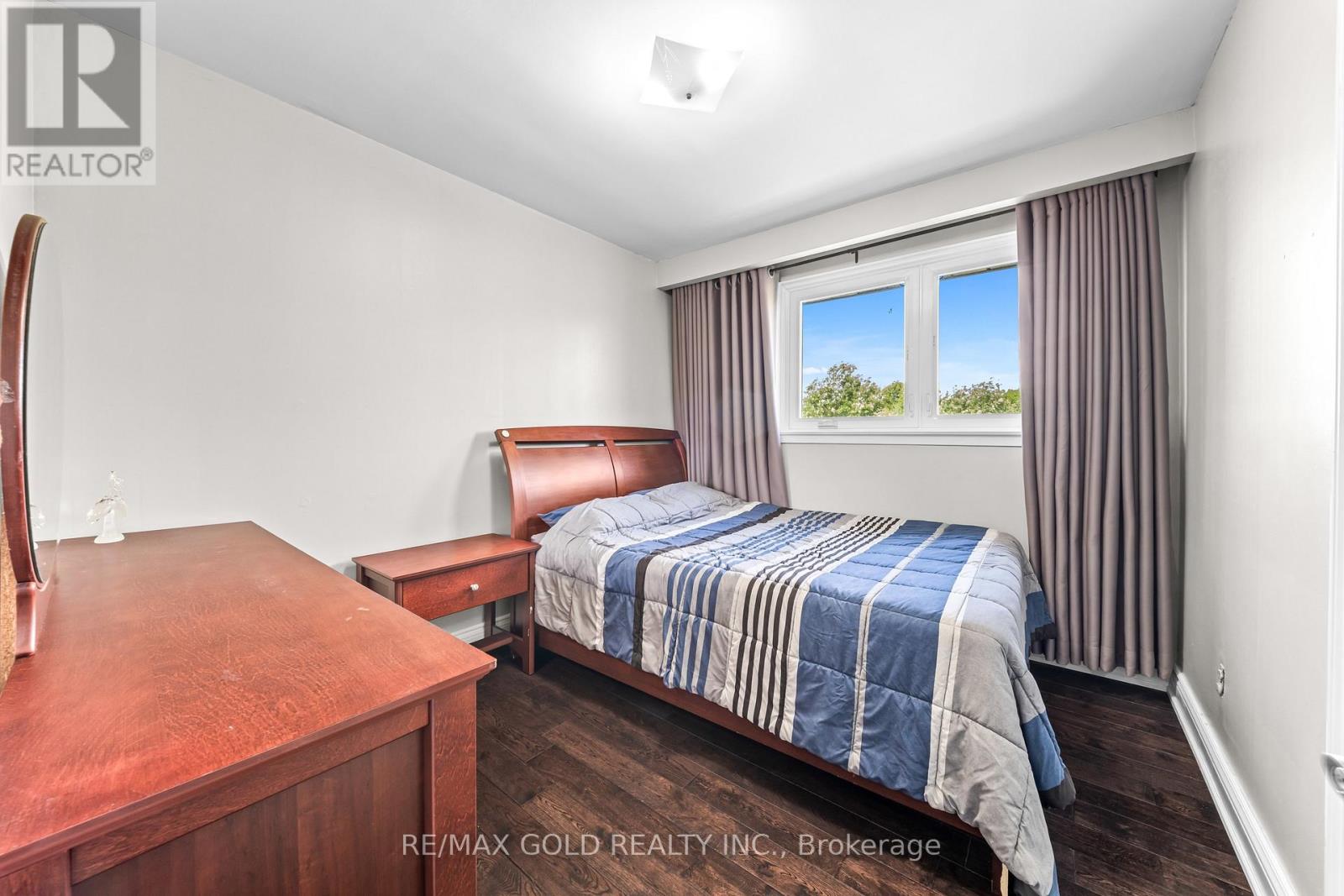 4 COLLINGDALE ROAD - 13