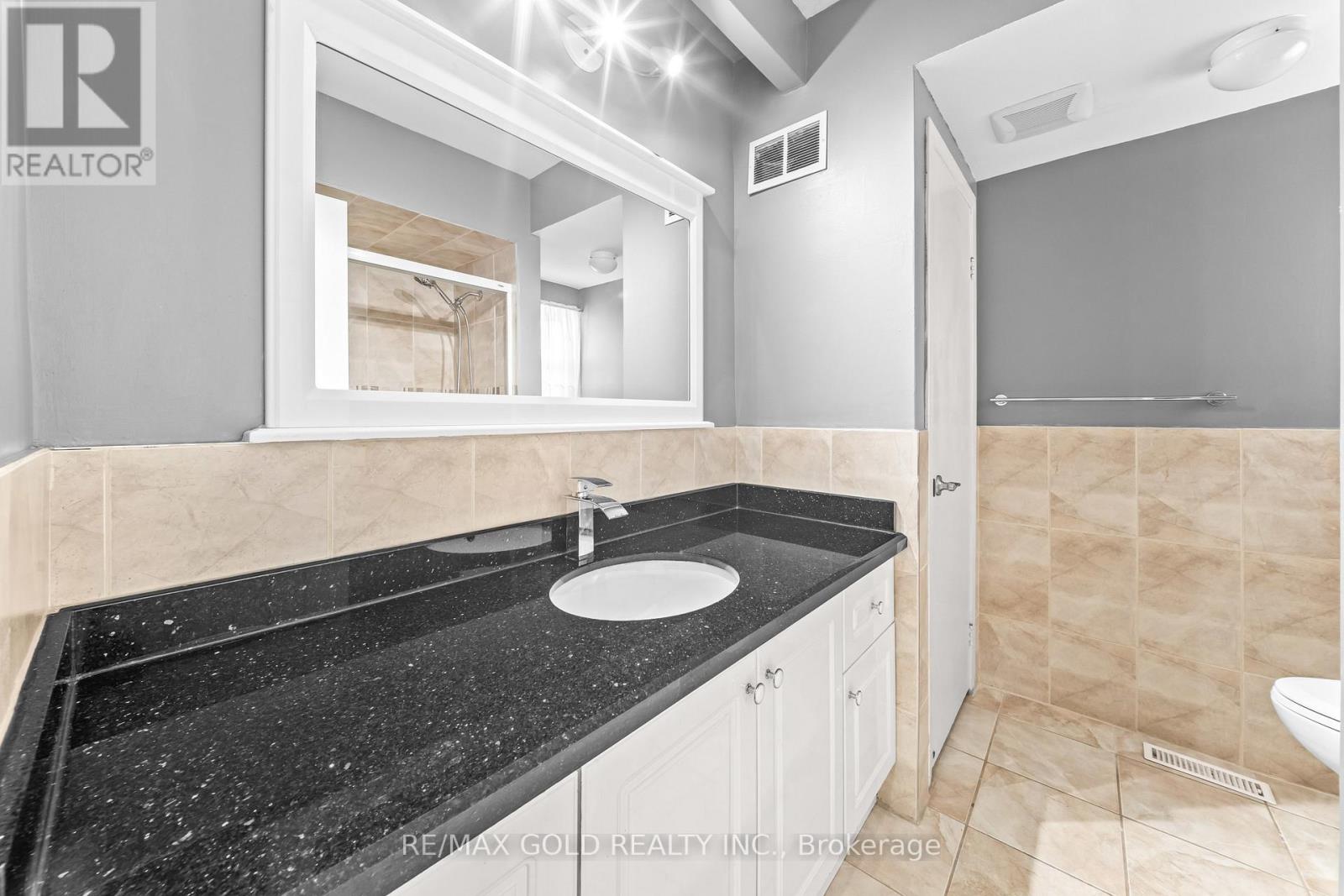 4 COLLINGDALE ROAD - 16