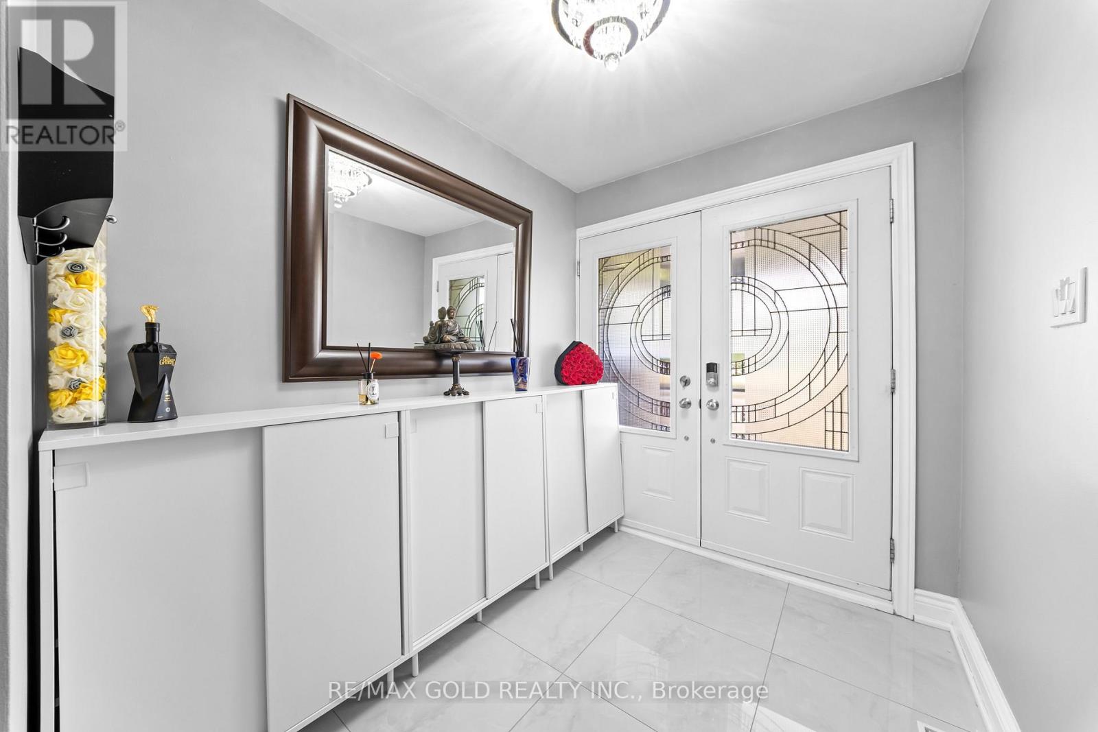 4 COLLINGDALE ROAD - 2