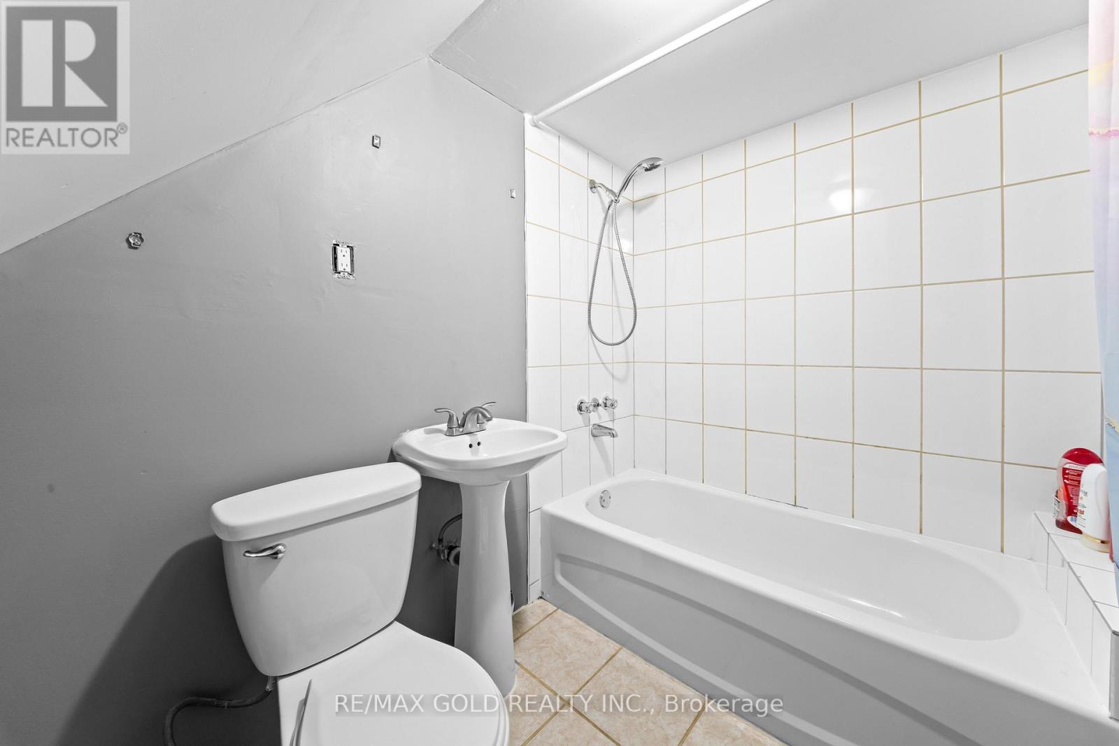 4 COLLINGDALE ROAD - 23