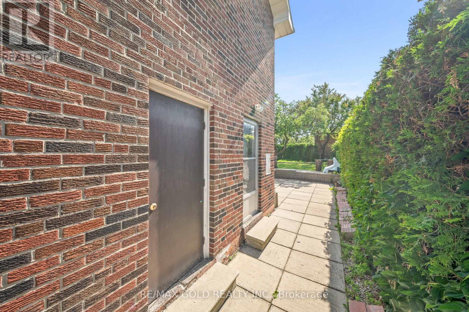 4 COLLINGDALE ROAD - 24