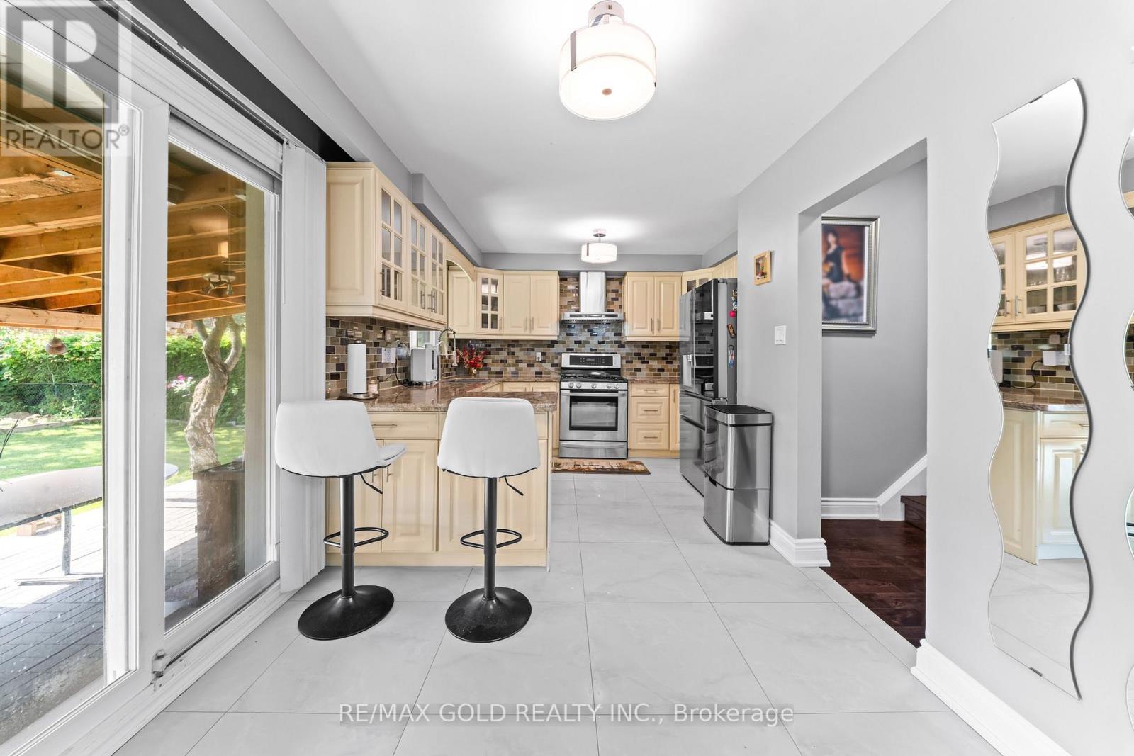 4 COLLINGDALE ROAD - 8