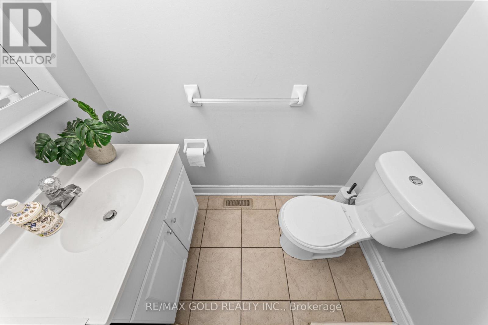 8 BAYRIDGE DRIVE - 13
